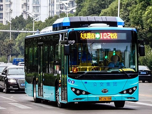 A BYD Electric Bus in Bengbu, China (<a href="https://commons.wikimedia.org/wiki/User:DKMcLaren">DKMcLaren</a>/Wikimedia Commons)