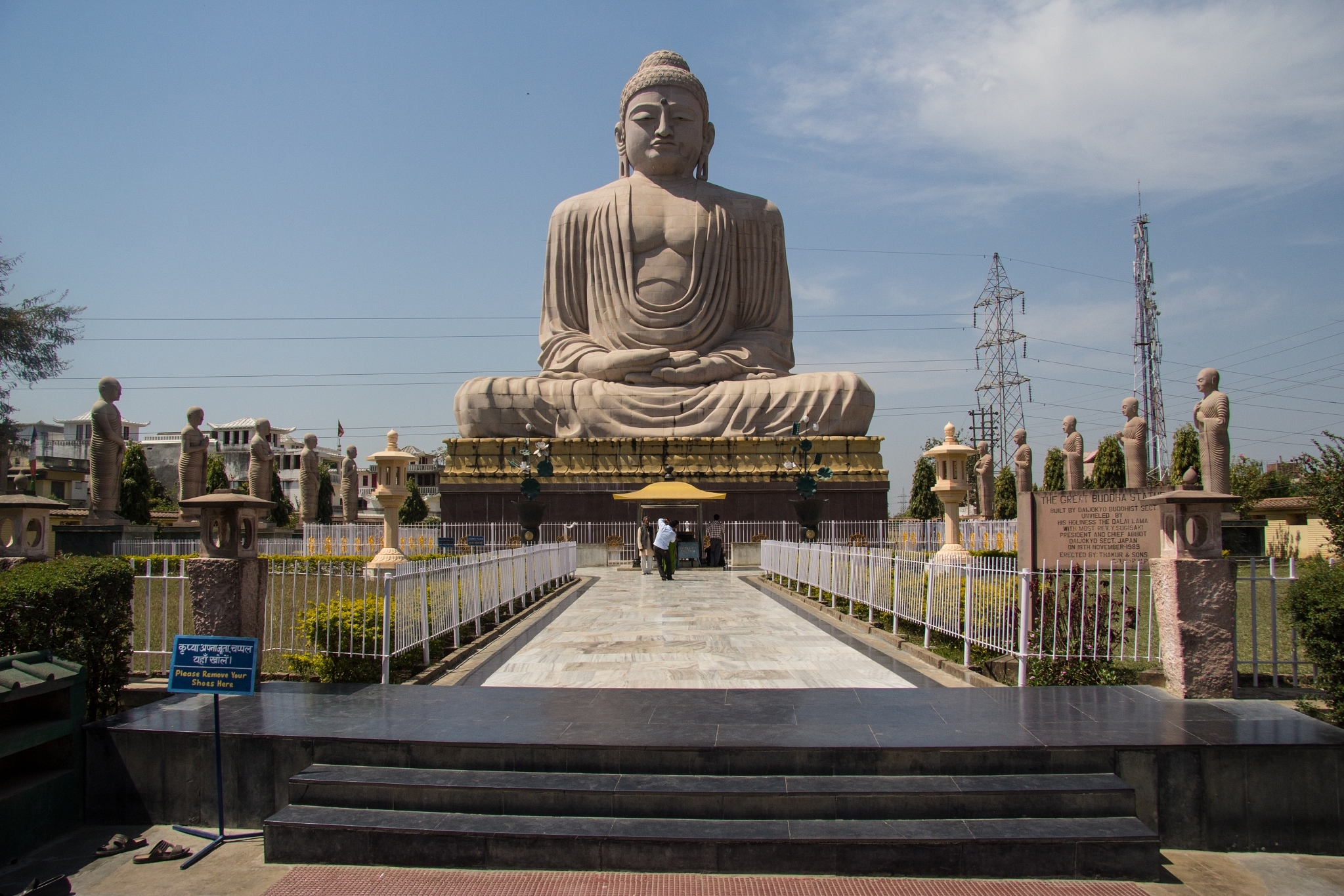 The Greta Buddha Statue at Bodh Gaya (<a href="https://www.flickr.com/people/84985982@N00">Andrew Moore</a>/Flickr)