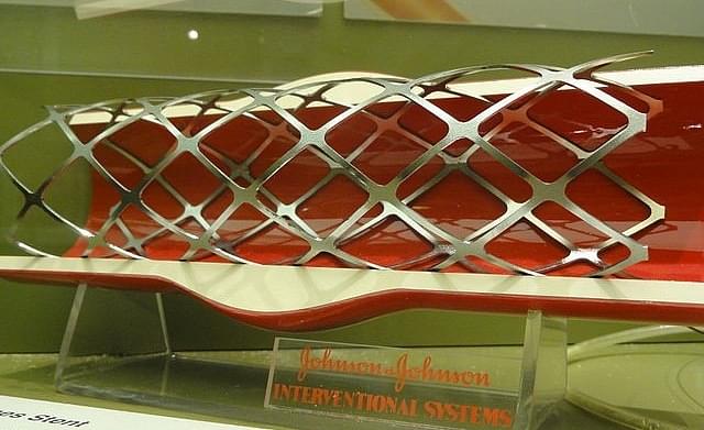 A cardiovascular stent. (Mattes via Wikimedia Commons)