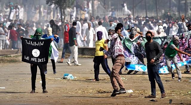 Stone pelters in Jammu and Kashmir. (Abid Bhat/Hindustan Times via Getty Images)