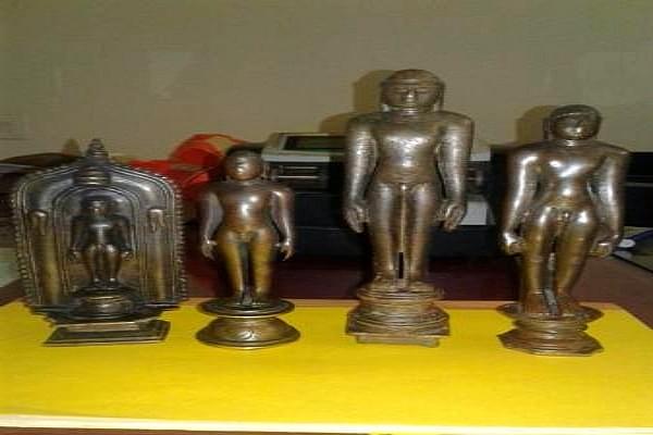 The Jain idols recovered by the police.&nbsp;