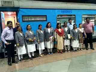 All-women staff of theMumbai-Ahmedabad Shatabdi Express. (Piyush Goyal/Twitter)