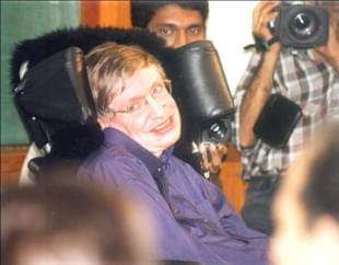 Stephen Hawking at Mumbai’s Tata Memorial Institute of Fundamental Research in 2001. (Girish Srivastava/Hindustan Times via Getty Images) 