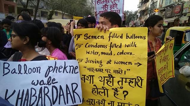 Protests over “semen-filled” water balloons in New Delhi