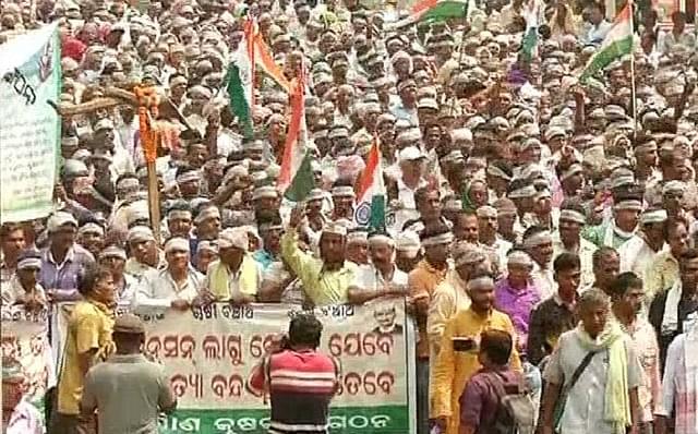Farmers protesting in Odisha (Twitter)