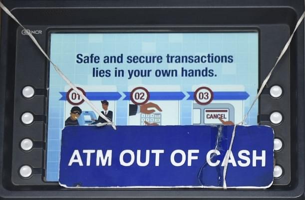  An ATM with a sign board showing no cash at Bengali Market, near Mandi House, on 17 April 2018 in New Delhi. (Vipin Kumar/Hindustan Times via Getty Images)