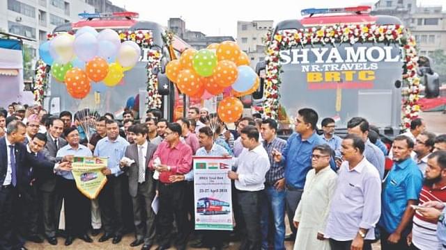 The Shyamoli Paribahan bus connecting Dhaka in Bangladesh and Kathmandu in Nepal at Siliguri (I Love Siliguri/Twitter)