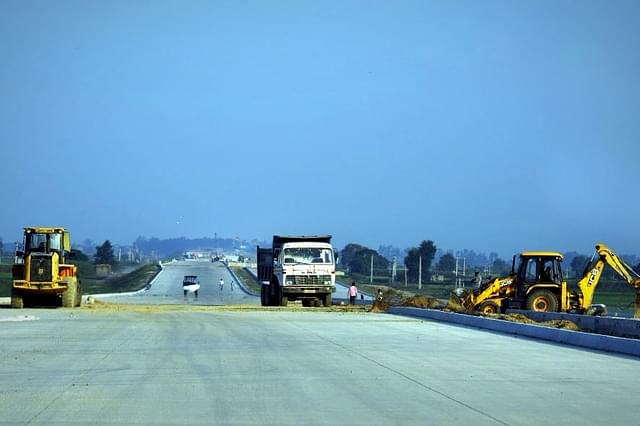 Highway construction in full throttle at the Eastern Peripheral Expressway in Palwal. (Sonu Mehta/Hindustan Times via Getty Images)