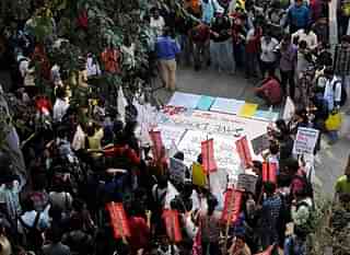 Jadavpur University students in a protest. (Subhendu Ghosh/Hindustan Times via Getty Images)