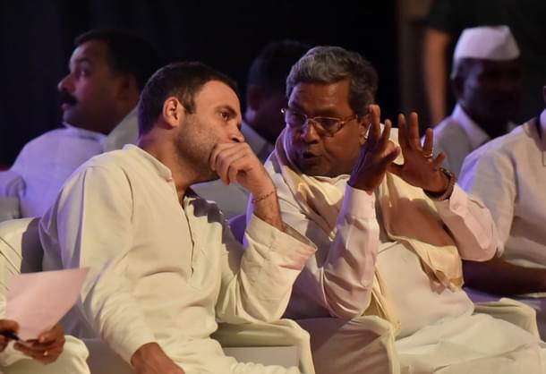 Congress President Rahul Gandhi with former Karnataka chief minister Siddaramaiah during a meeting  in Bengaluru.  (Arijit Sen/Hindustan Times via GettyImages)