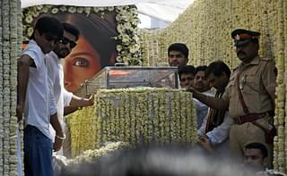  Funeral procession of actor Sridevi passes through thousands of fan at Lokhandwala in February 2018 in Mumbai. (Shashi S Kashyap/Hindustan Times via GettyImages)&nbsp;