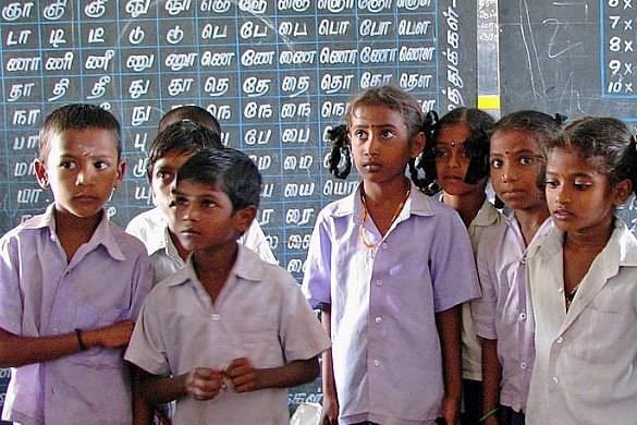  Government school students in Tamil Nadu with bindis and Namam on their heads. (McKay Savage via Wikimedia Commons)