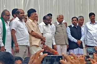 The newly sworn-in ministers. (pic via Twitter)