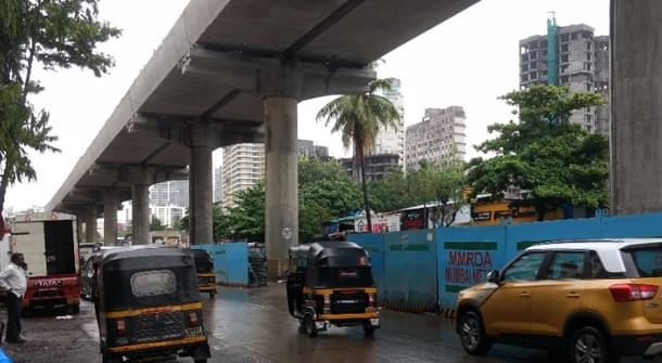 Line 2 under construction in Oshiwara