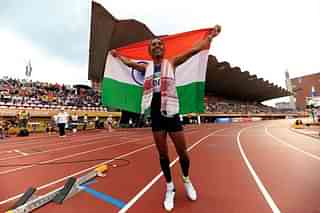 Why is the caste of Hima Das a matter of debate?