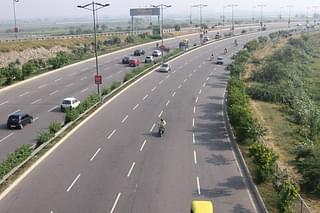 The Delhi-Noida Expressway (Sumeet/Wikimedia Commons)