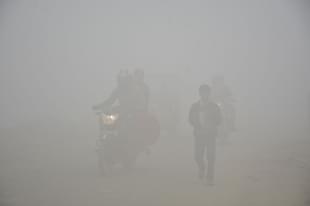 Air pollution in the NCR. (Sakib Ali/Hindustan Times via Getty Images)