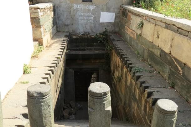 The well in the premises of the Trikuteshwara temple 