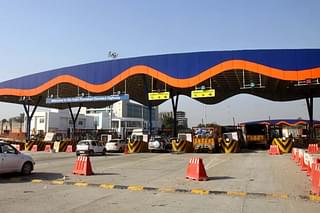A toll plaza on the Delhi-Faridabad highway. (Arijit Sen/Hindustan Times)