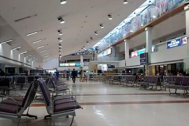 The interior of the terminal at Lokapriya Gopinath Bordoloi International Airport, Guwahati (Kaustav/Wikimedia Commons)