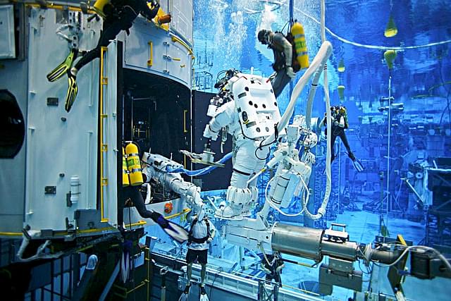 Astronauts train in the Neutral Buoyancy Facility at the Johnson Space Center in Houston, Texas. (NASA)