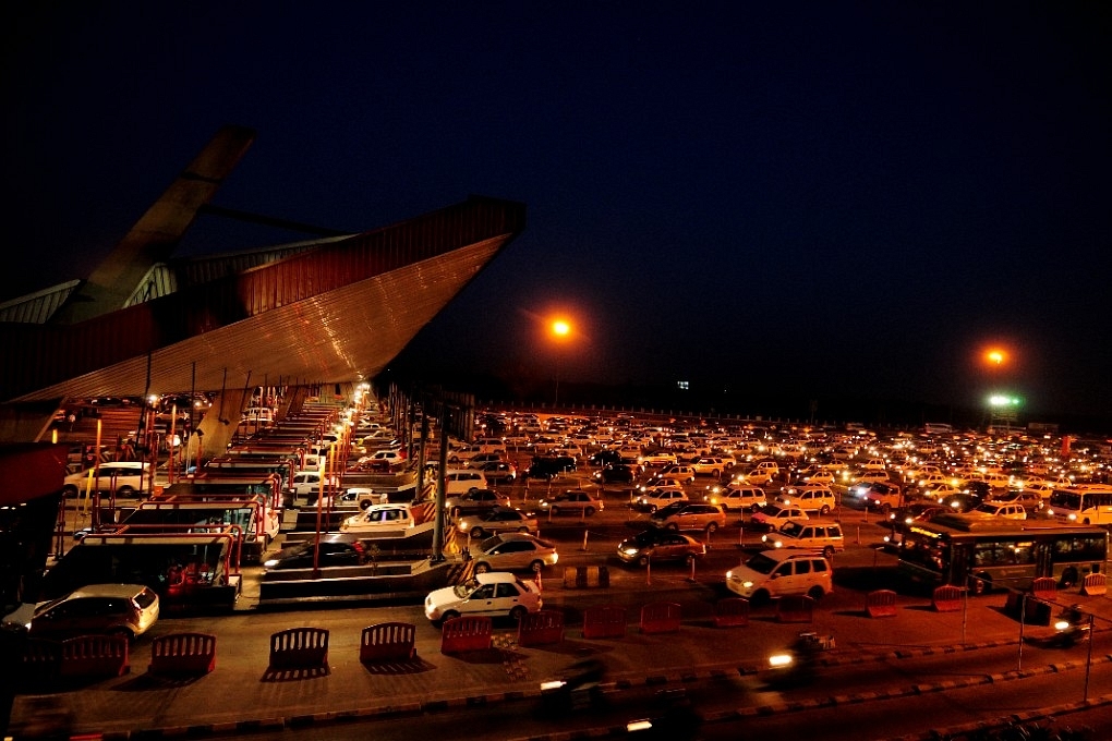 Traffic piling up on the Delhi-Gurgaon expressway at the Rajokri border toll plaza prior to its decommissioning in 2014 (Pradeep Gaur/Mint via Getty Images)