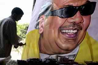 Karunanidhi poster in Tamil Nadu (DIBYANGSHU SARKAR/AFP/Getty Images))