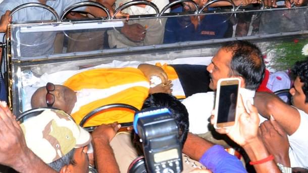 M Karunannidhi’s body being brought home.
