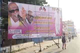 A banner for the DMK on a road in Chennai (<a href="https://twitter.com/vasudevan_k">@<b>vasudevan_k</b></a>/Twitter)