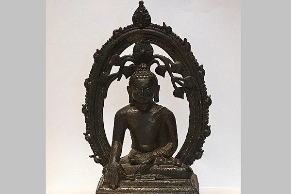 The 12th century Buddha statue stolen from Nalanda (@metpoliceuk/Twitter)