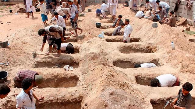Graves being dug in Yemen (@Sowellnomics/Twitter)