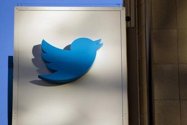The Twitter Inc. logo is displayed on the facade of the company’s headquarters in San Francisco. (David Paul Morris/Bloomberg via Getty Images)&nbsp;