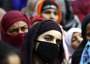 Kashmiri women in Srinagar. (Waseem Andrabi/Hindustan Times via Gett Images) 