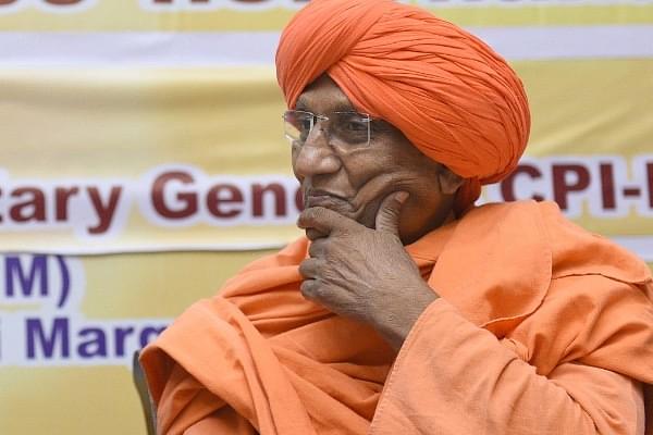 For a <i>swami</i> wearing saffron, it does not even occur to social activist Swami Agnivesh that Sabarimala is an exception and not the rule about female exclusion from temples. (Sonu Mehta/Hindustan Times via Getty Images)