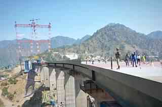 The Chenab River Bridge in Kashmir, India. (pic via Twitter)