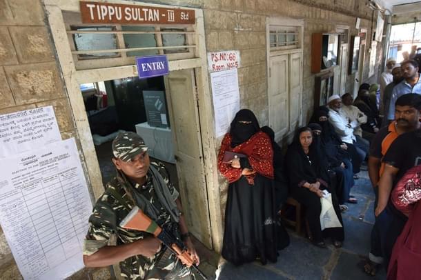 Voting in Karnataka.(Photo by Arijit Sen/Hindustan Times via Getty Images)