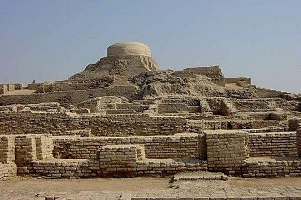 Archaeological ruins at Mohenjo-daro, one of the largest settlements of the Indus Valley Civilisation. (UNESCO/Wikipedia)