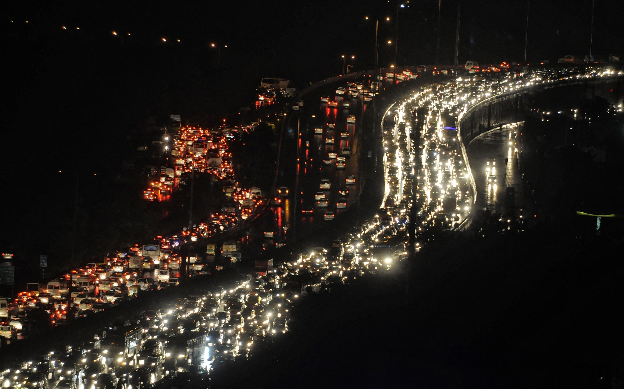 Vehicles stuck in long traffic jam at Delhi-Gurgaon expressway. (Parveen Kumar/Hindustan Times via Getty Images)&nbsp;