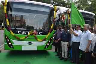 First batch of electric buses were flagged off (@goldstonEbus/Twitter)