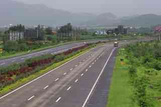 Mumbai - Pune Expressway (Wikipedia)