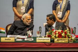Narendra Modi, Prime Minister of India, speaks to Abdulla Yameen, President of the Maldives during the inaugural session of the 18th SAARC Summit. (Narendra Shrestha - Pool/Getty Images) 