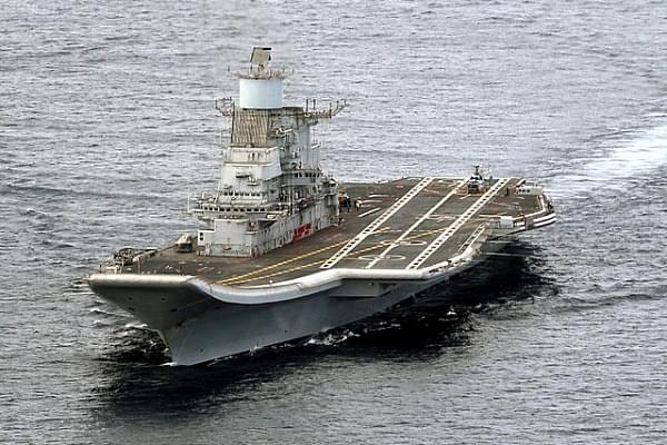 A close shot of INS Vikramaditya (R33) (Indian Navy/Wikimedia Commons)