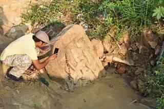 An image of the hero-stone discovered near Begur Lake (Harsha RA/Facebook)