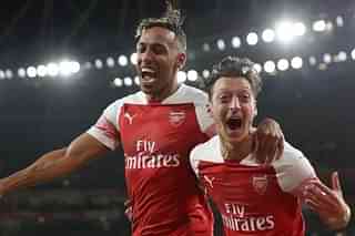 Mesut Ozil and Pierre-Emerick Aubameyang celebrate a goal (@Arsenal/Twitter)