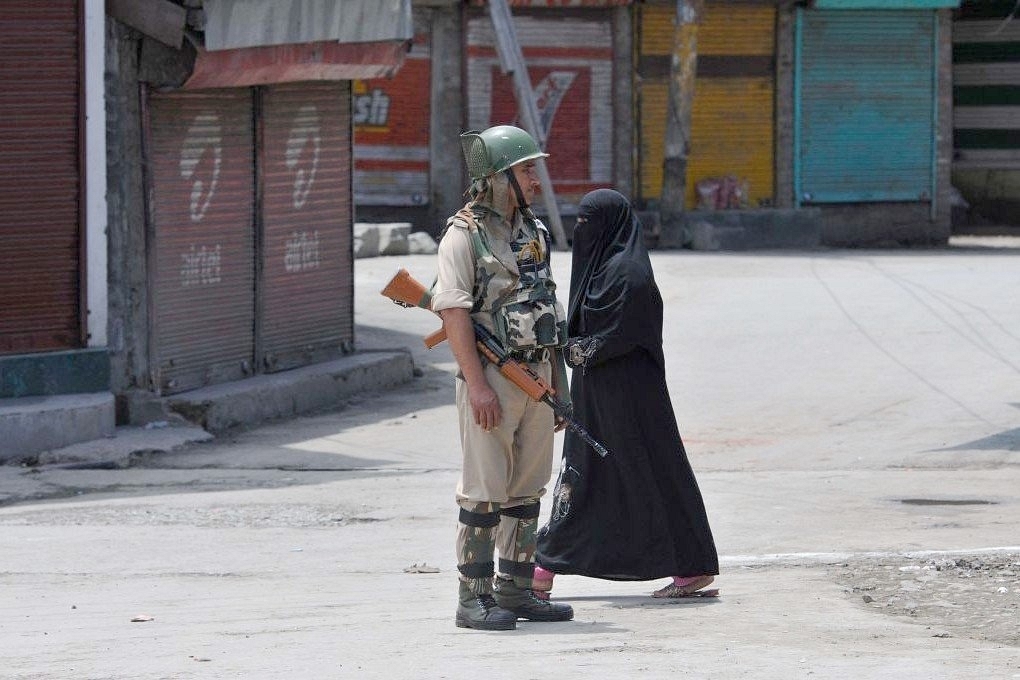 An Indian security forces’ soldier in Kashmir. (Photo by Waseem Andrabi/Hindustan Times via Getty Images)