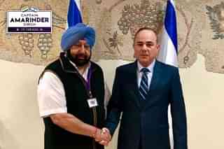 Captain Amarinder Singh with Water Resource Minister Yuval Steinitz (@Capt_Amarinder/Twitter)