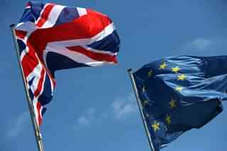 A British Union Jack (L) and European Union flag. (Adam Berry/GettyImages)&nbsp;