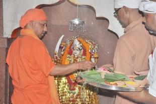 Yogi Adityanath performing Puja during Navaratri (@pawan_dixit1/Twitter)