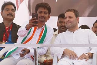 Alpesh Thakor with Congress President Rahul Gandhi. (Siddharaj Solanki/Hindustan Times)