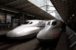 Shinkansen bullet trains at Tokyo train station  (Photo by Carl Court/Getty Images)